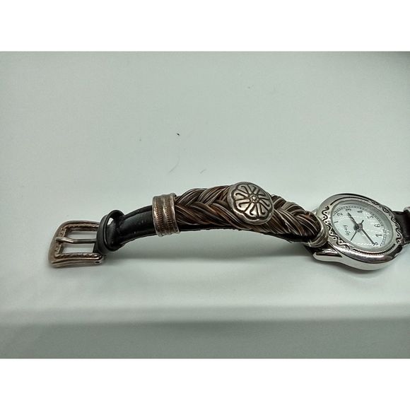 Watch Us Ladies Watch w/ Band that looks like a belt - Picture 9 of 9